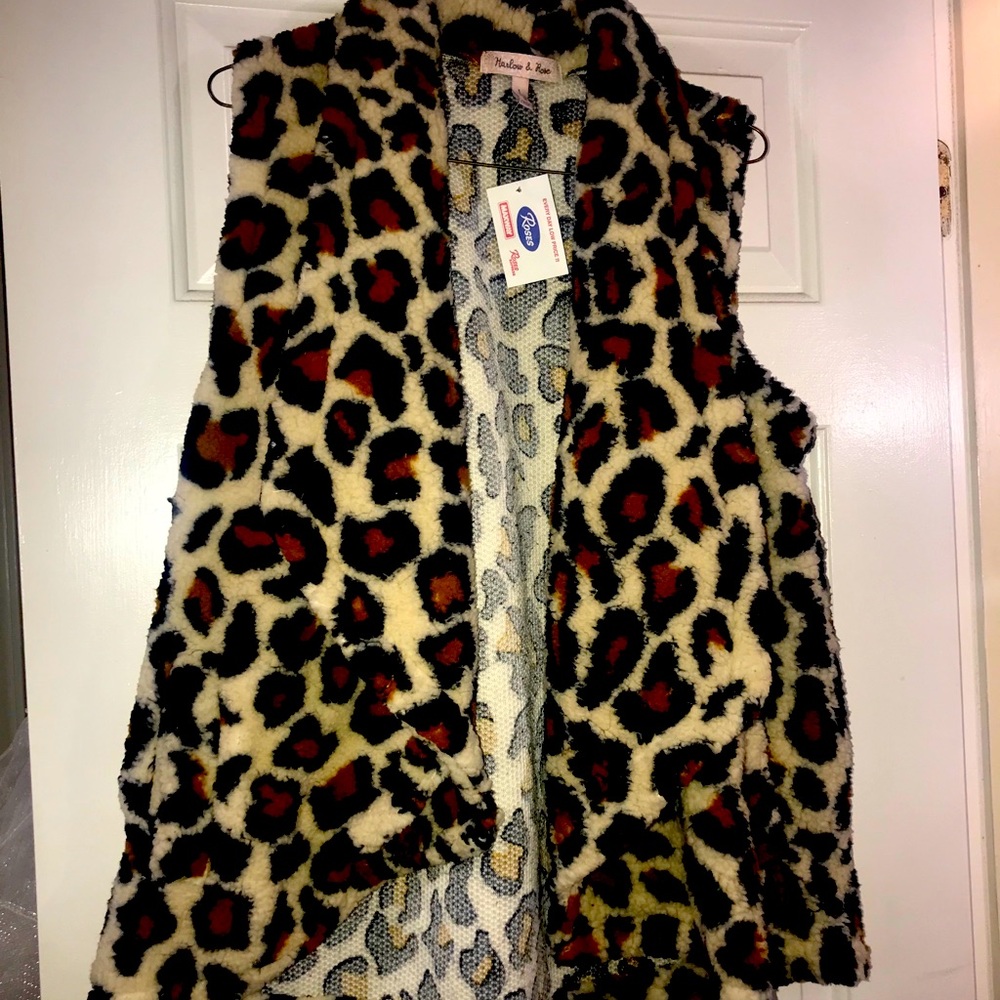 New with tags womens size large Sherpa vest
